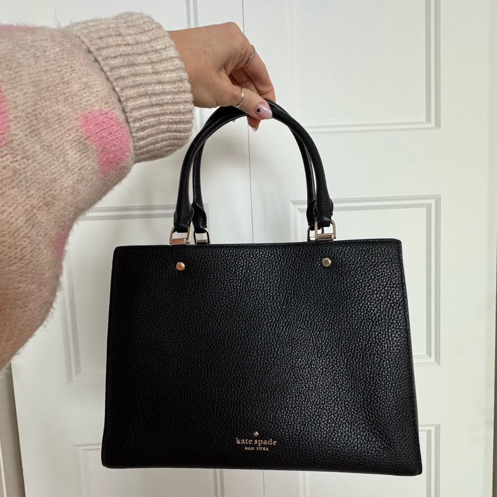 Kate Spade New York
Black leather in PERFECT condition